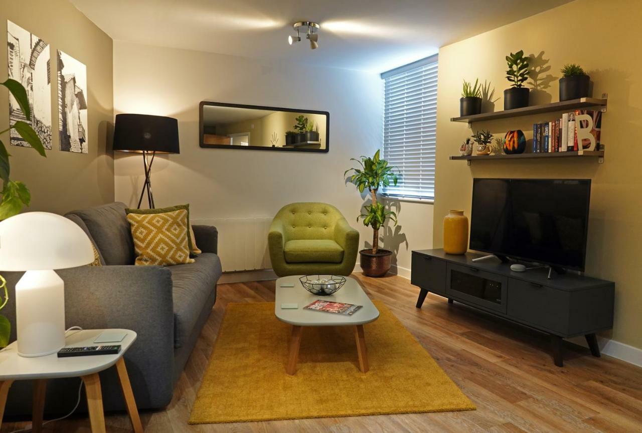 Modern One Bedroom In Bay Apartment